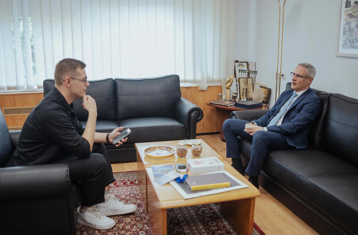 Інтерв’ю з послом Ізраїлю в Україні Михаелем Бродським (фото Валентини Поліщук для 24 каналу).